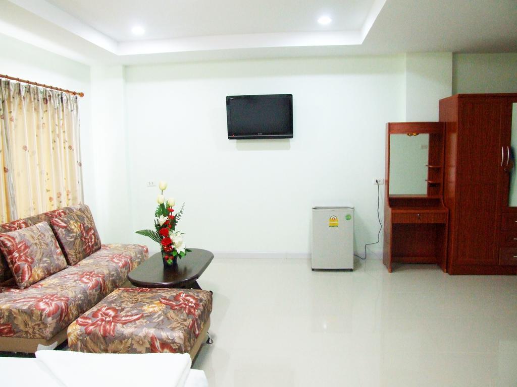 Ruan Rim Nam Otel Roi Et Oda fotoğraf