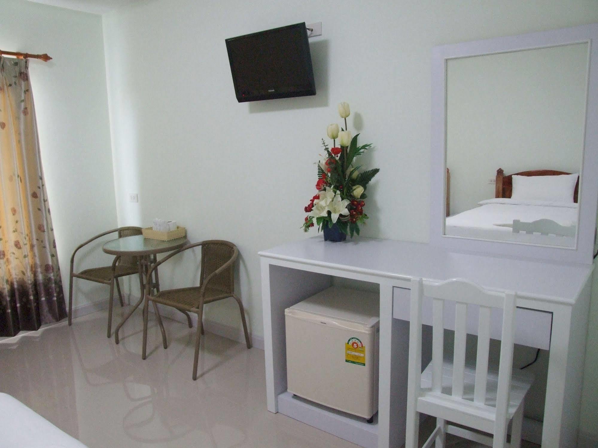 Ruan Rim Nam Otel Roi Et Dış mekan fotoğraf