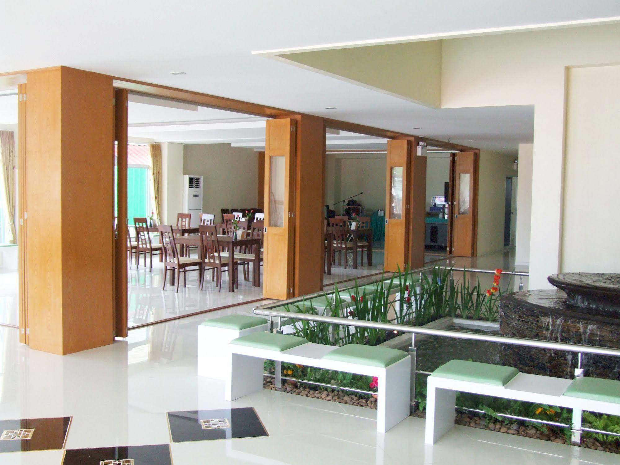 Ruan Rim Nam Otel Roi Et Dış mekan fotoğraf
