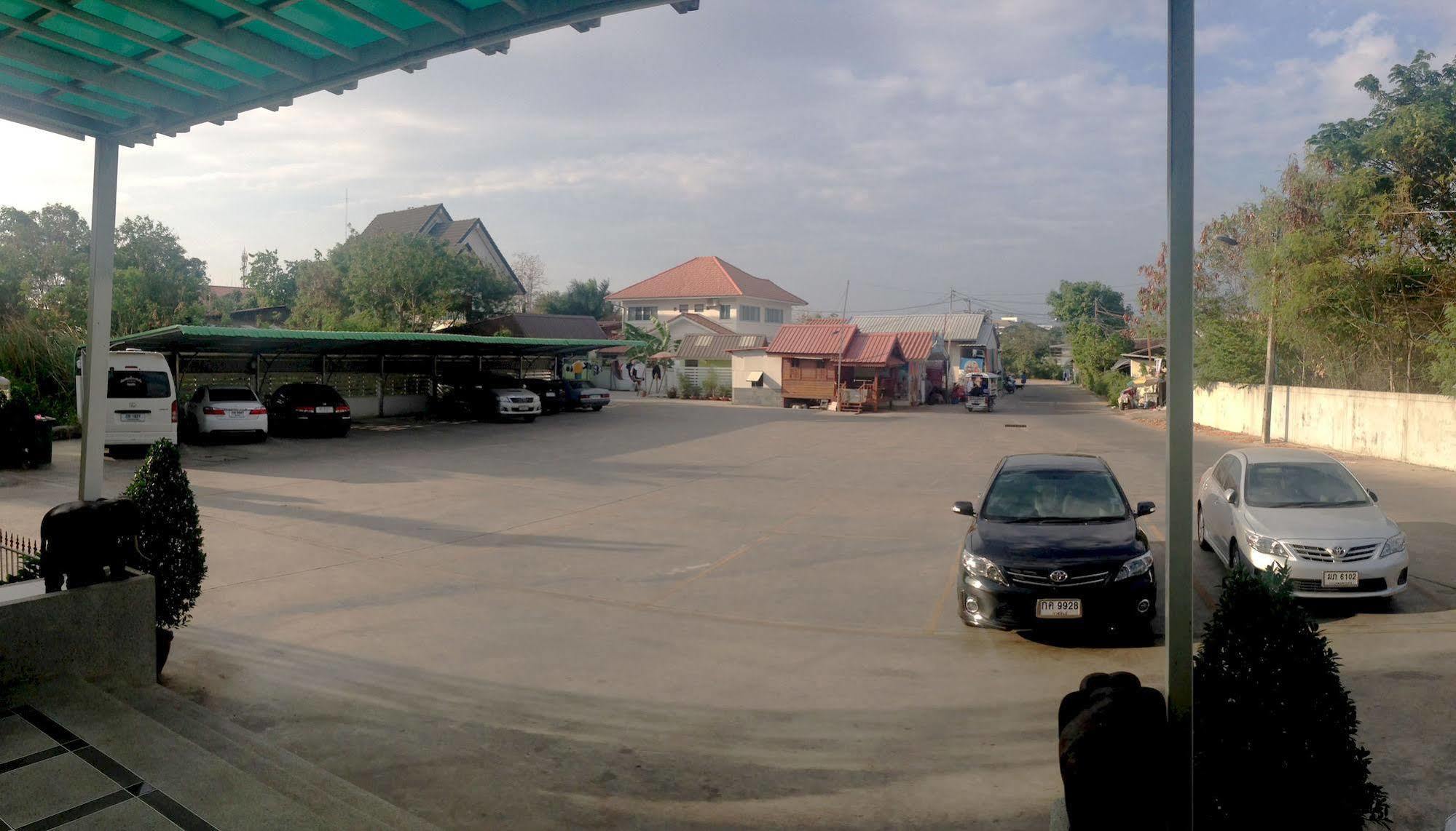 Ruan Rim Nam Otel Roi Et Dış mekan fotoğraf